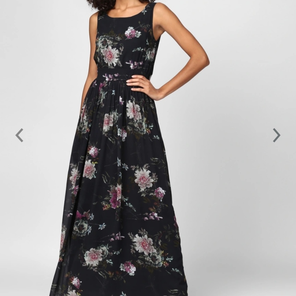 Dress - Picture 3 of 4